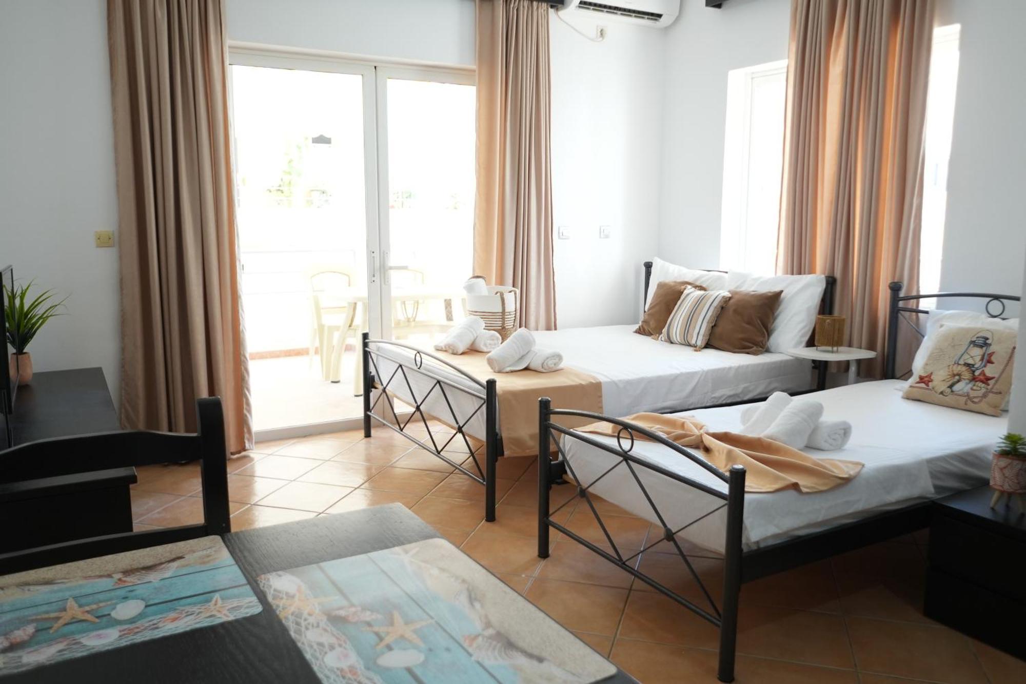 Saranda Waterside Apartments Exterior photo